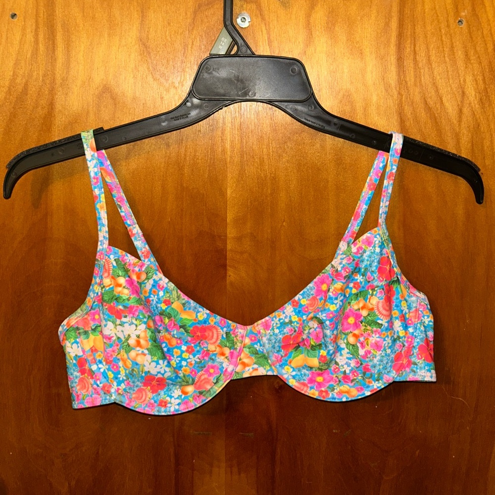 Kulani Kinis bikini top & scrunchie